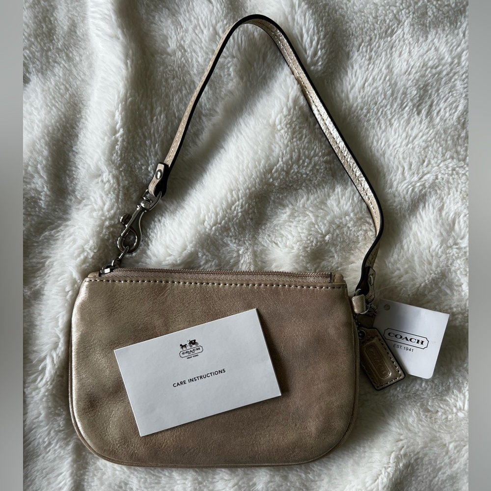 Coach Poppy wristlet - new with tags, never used!